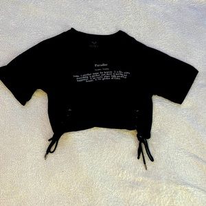 Cute black crop top w/ paradise definition